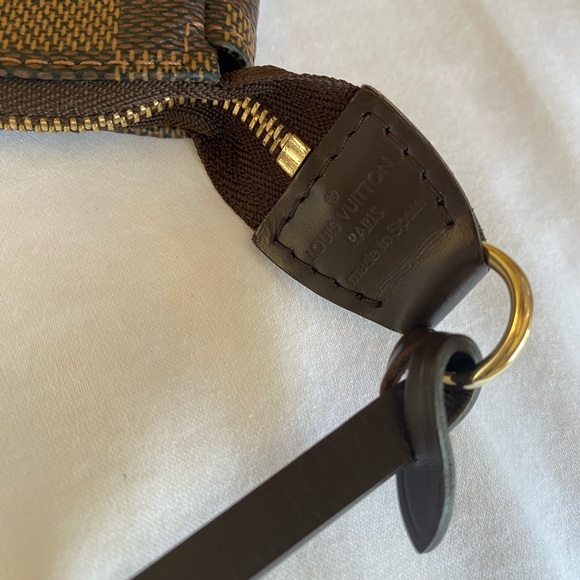 Louis Vuitton Pochette Accessoires Damier - Picture 3 of 4